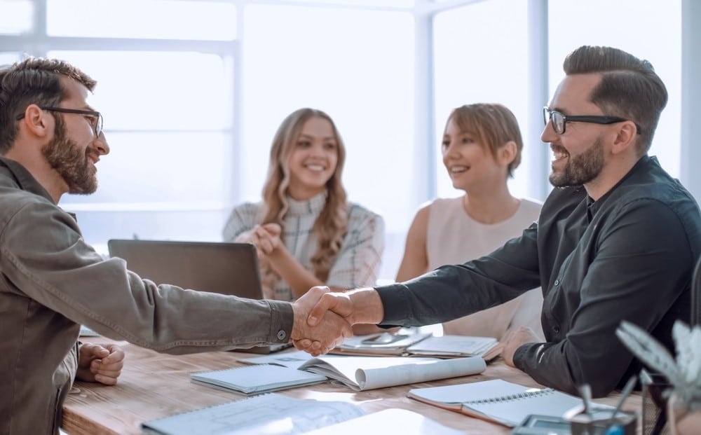 Corretor Autônomo ou Imobiliária em Maringá: O Que Sai Melhor 5 reuniao consultiva imobiliaria