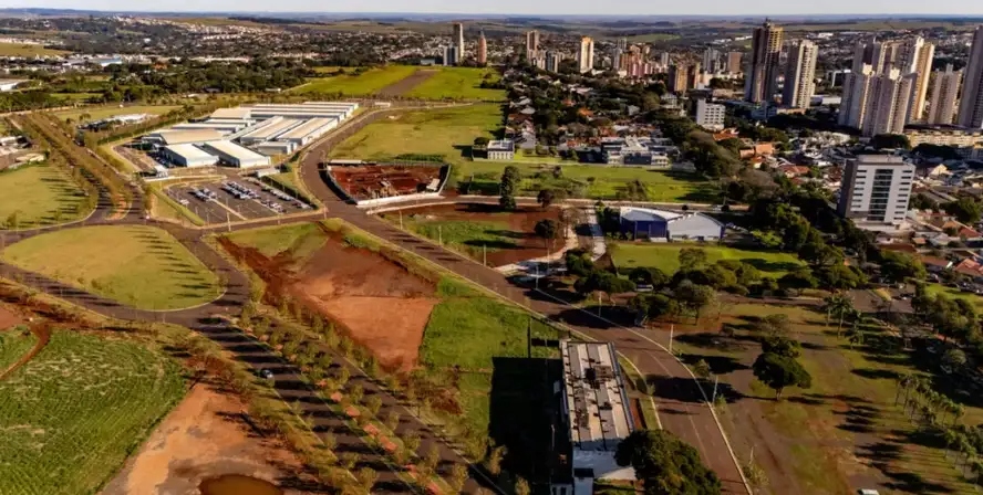Apartamento à Venda em Maringá Zona 8: Emergente, Preço e Potencial 5 apartamento à venda maringá zona 8 — construção de empreendimento residencial em área de expansão